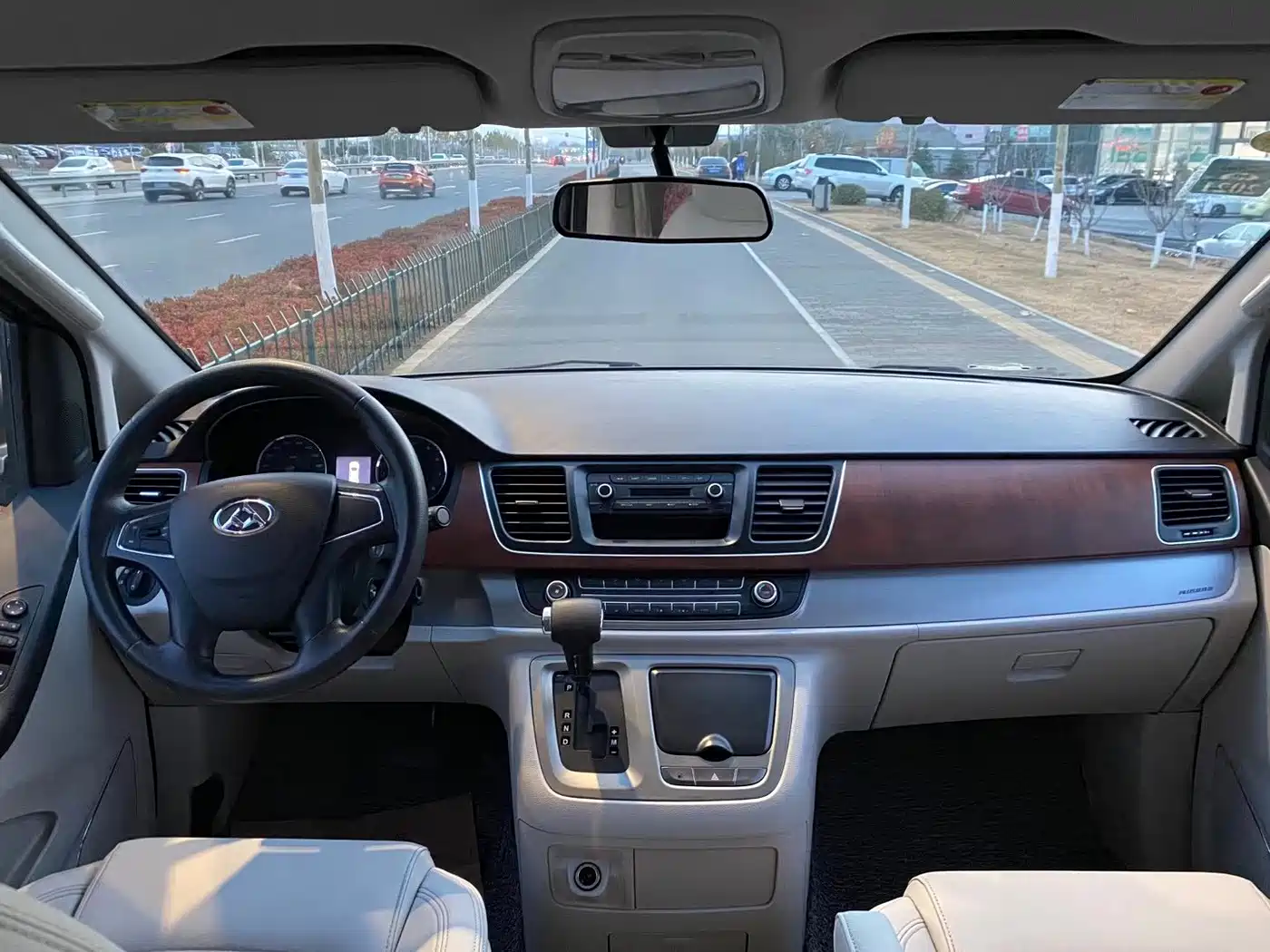 SAIC Maxus Maxus G10 2016 2.0T Automatic Elite фото 3