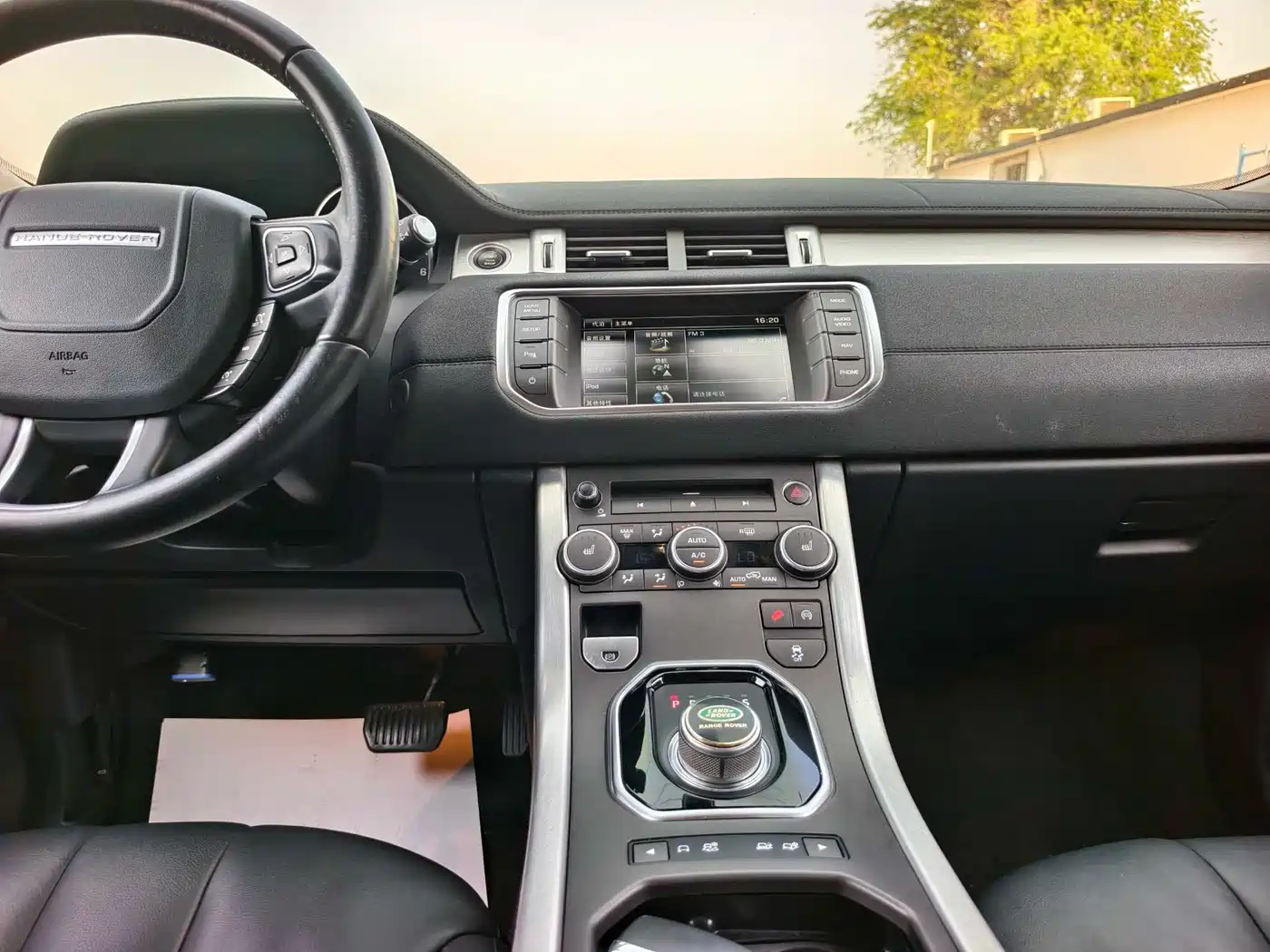 Land Rover Range Rover Evoque 2015 2.0T 5-Door Intelligent Edition фото 14
