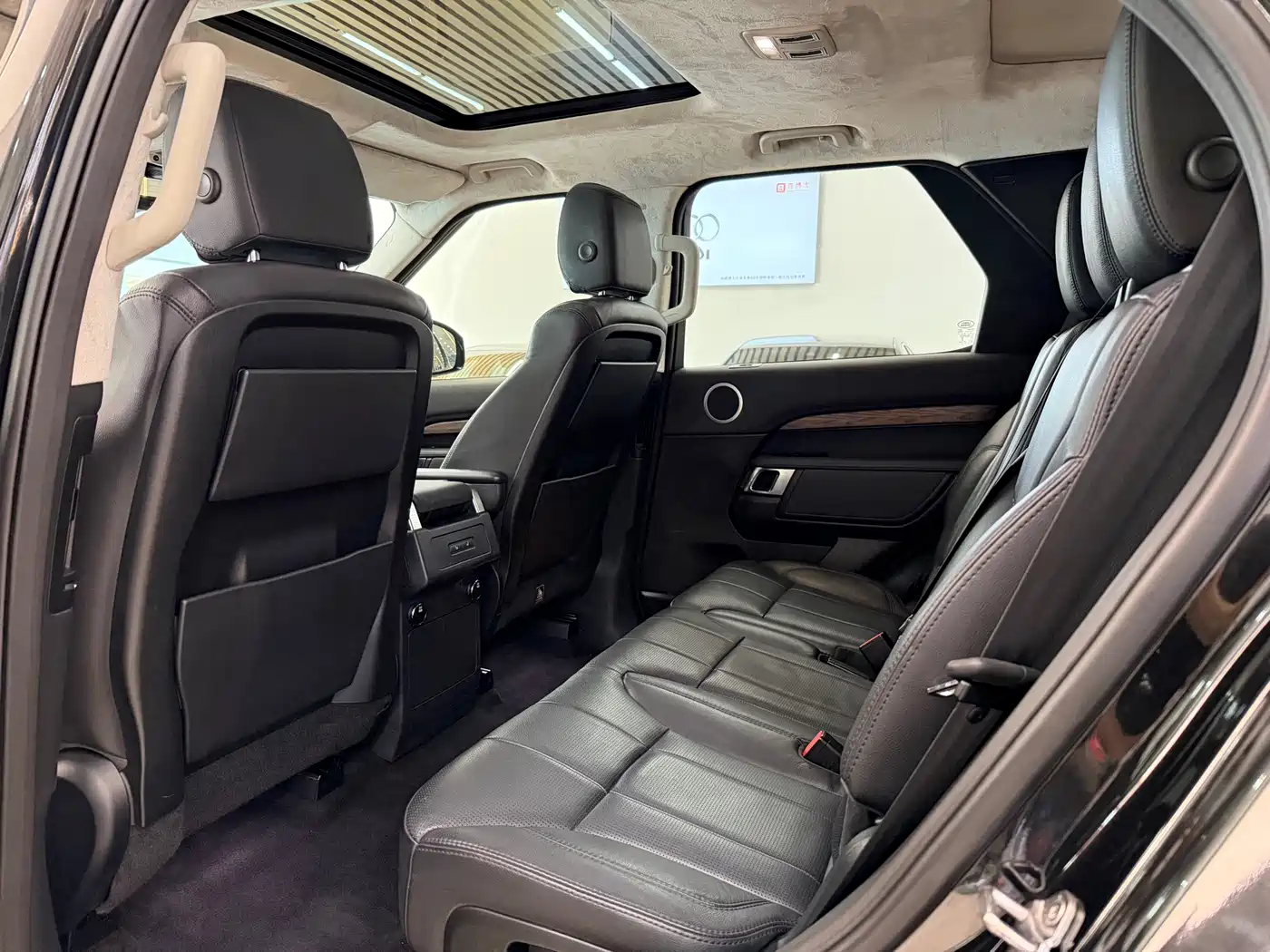 Land Rover Discovery 2017 3.0 SC V6 HSE фото 7