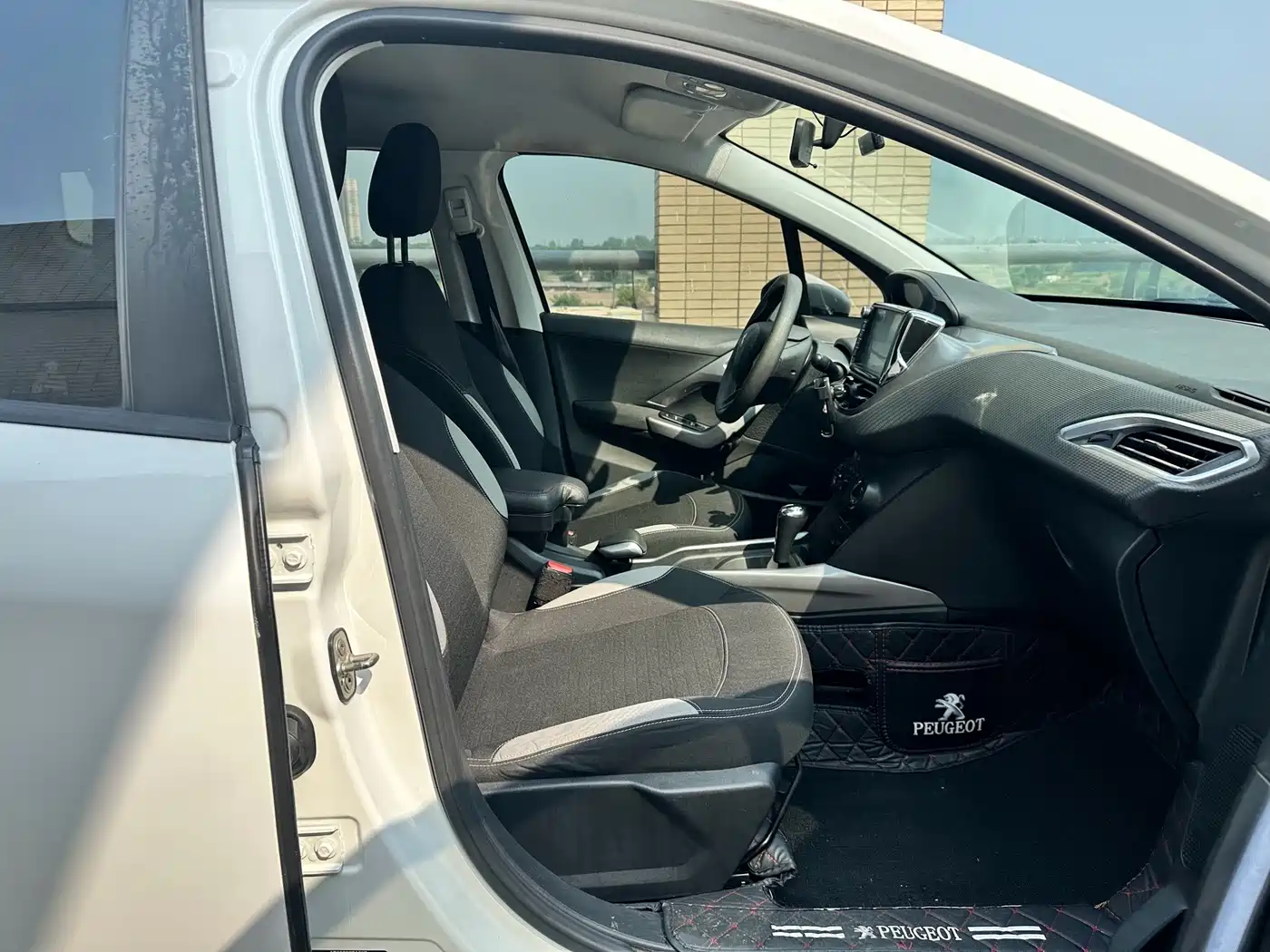 Фото 18 - Peugeot 2008