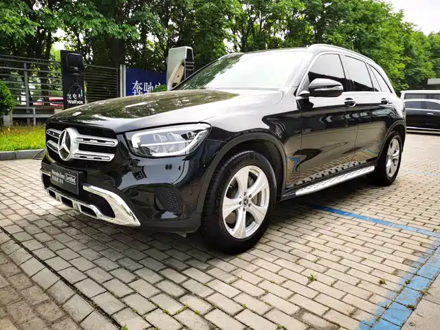 MERCEDES-BENZ GLC