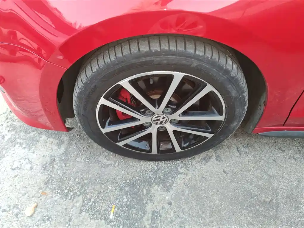 Volkswagen Sagitar 2013 2.0TSI GLI фото 25
