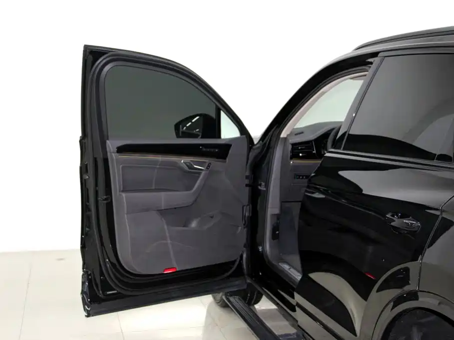 Volkswagen Touareg 2023 2022 3.0TSI Rui Xiang Edition Gloss Black Sport Package