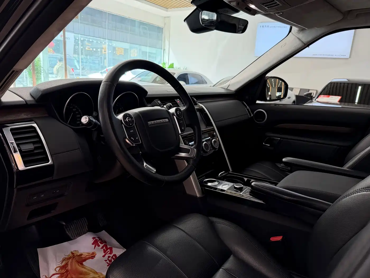 Land Rover Discovery 2017 3.0 SC V6 HSE фото 6