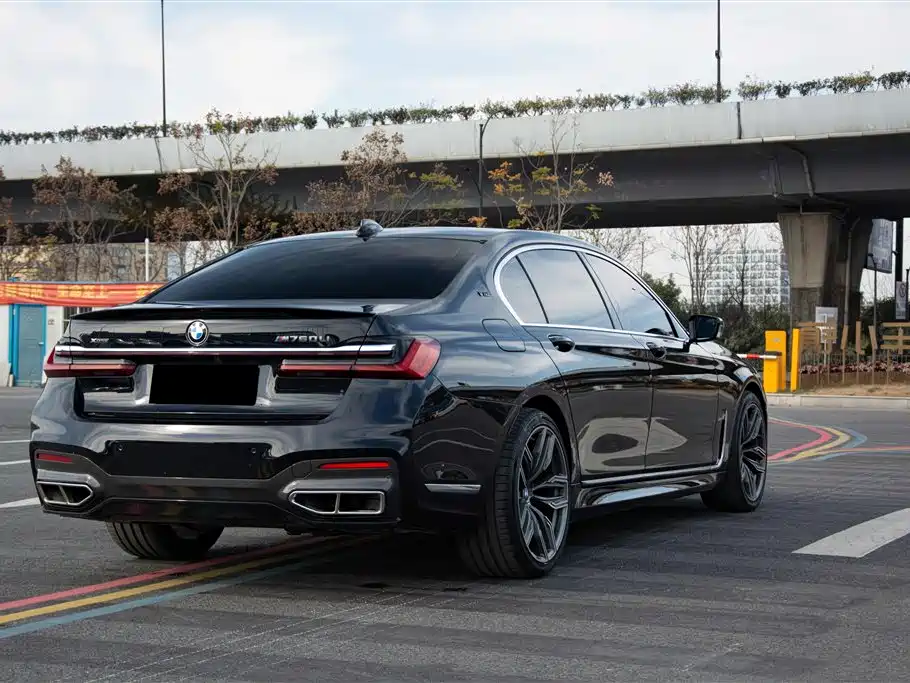 BMW 7 Series 2019 740Li xDrive Executive M Sport Package фото 8
