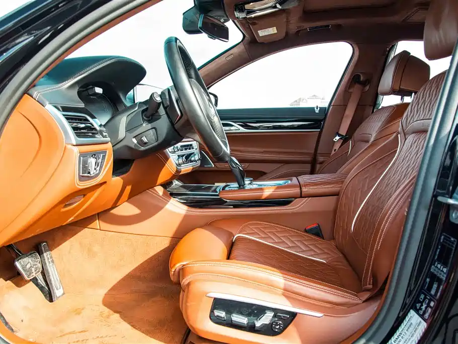 BMW 7 Series 2019 740Li xDrive Executive M Sport Package фото 13