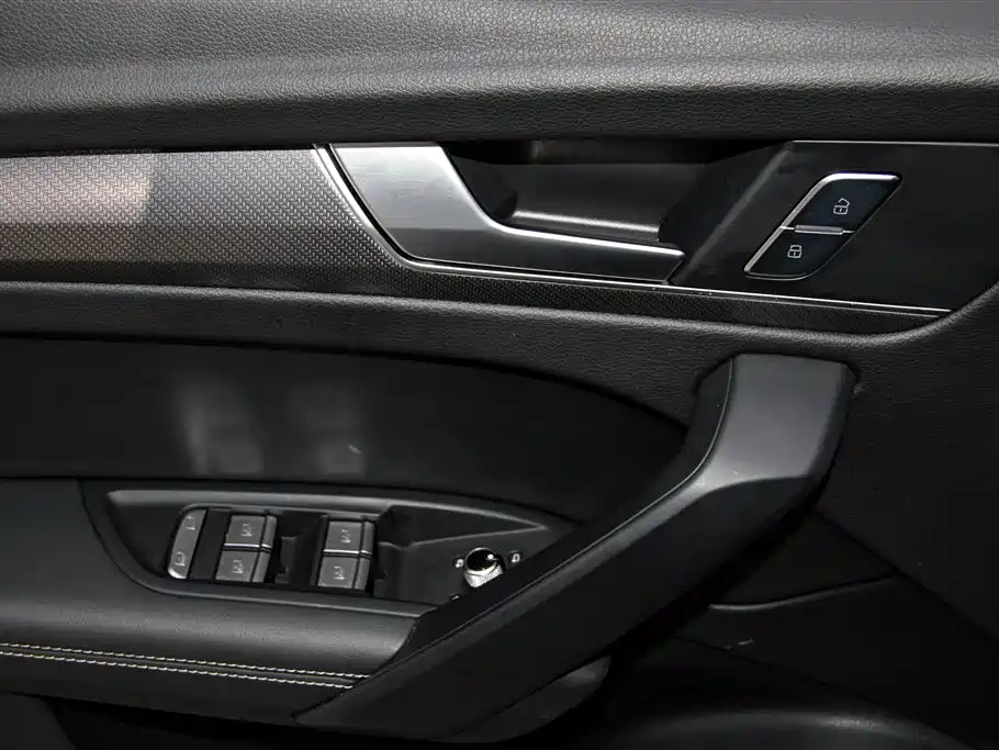 Audi Q5L 2023 40T Luxury Dynamic фото 26