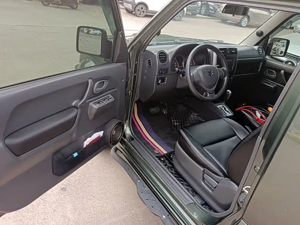 Suzuki Jimny (Import) 2015 2015 1.3 AT JLX Navigation Edition