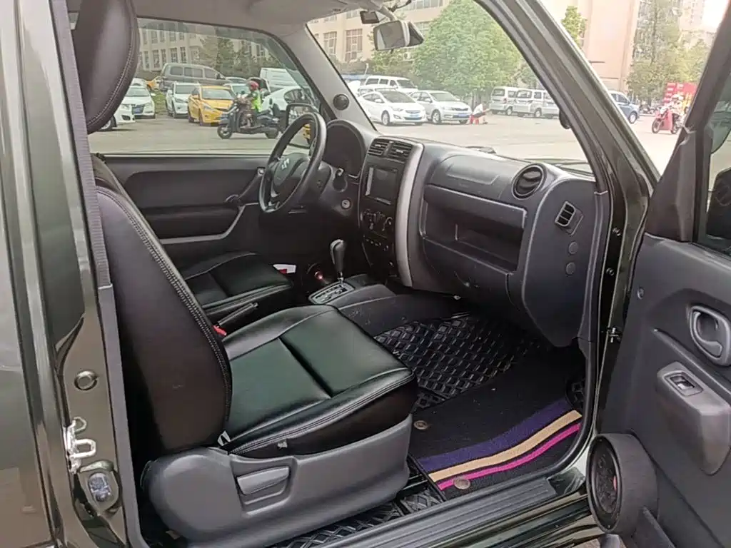 Suzuki Jimny (Import) 2015 2015 1.3 AT JLX Navigation Edition