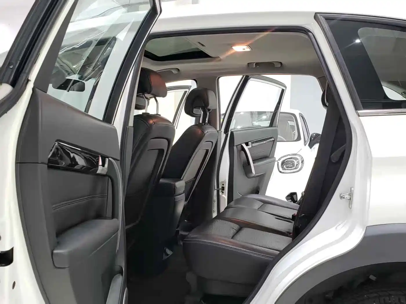 Chevrolet Captiva 2013 2014 2.4L 2WD Urban 7-seater