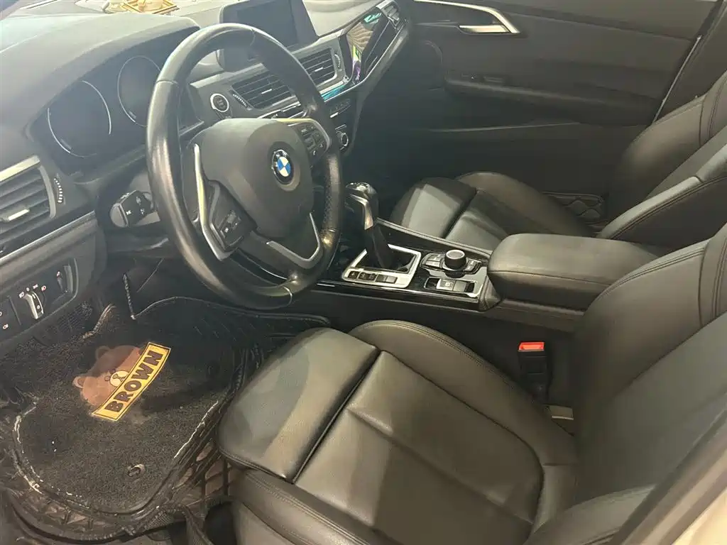 BMW 1 Series 2018 Facelift 118i Sport фото 9
