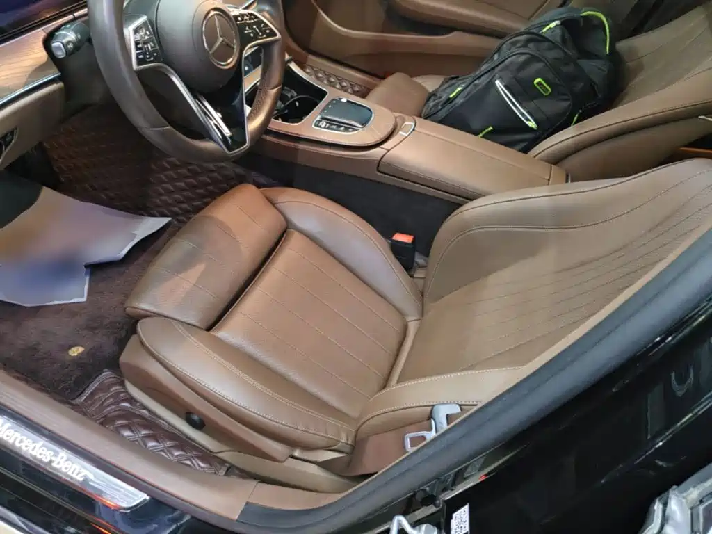 Photo 15 - Mercedes-Benz E-Class