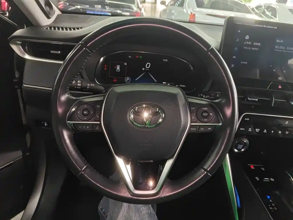 Toyota Venza 2023 2.0L CVT FWD Premium фото 3
