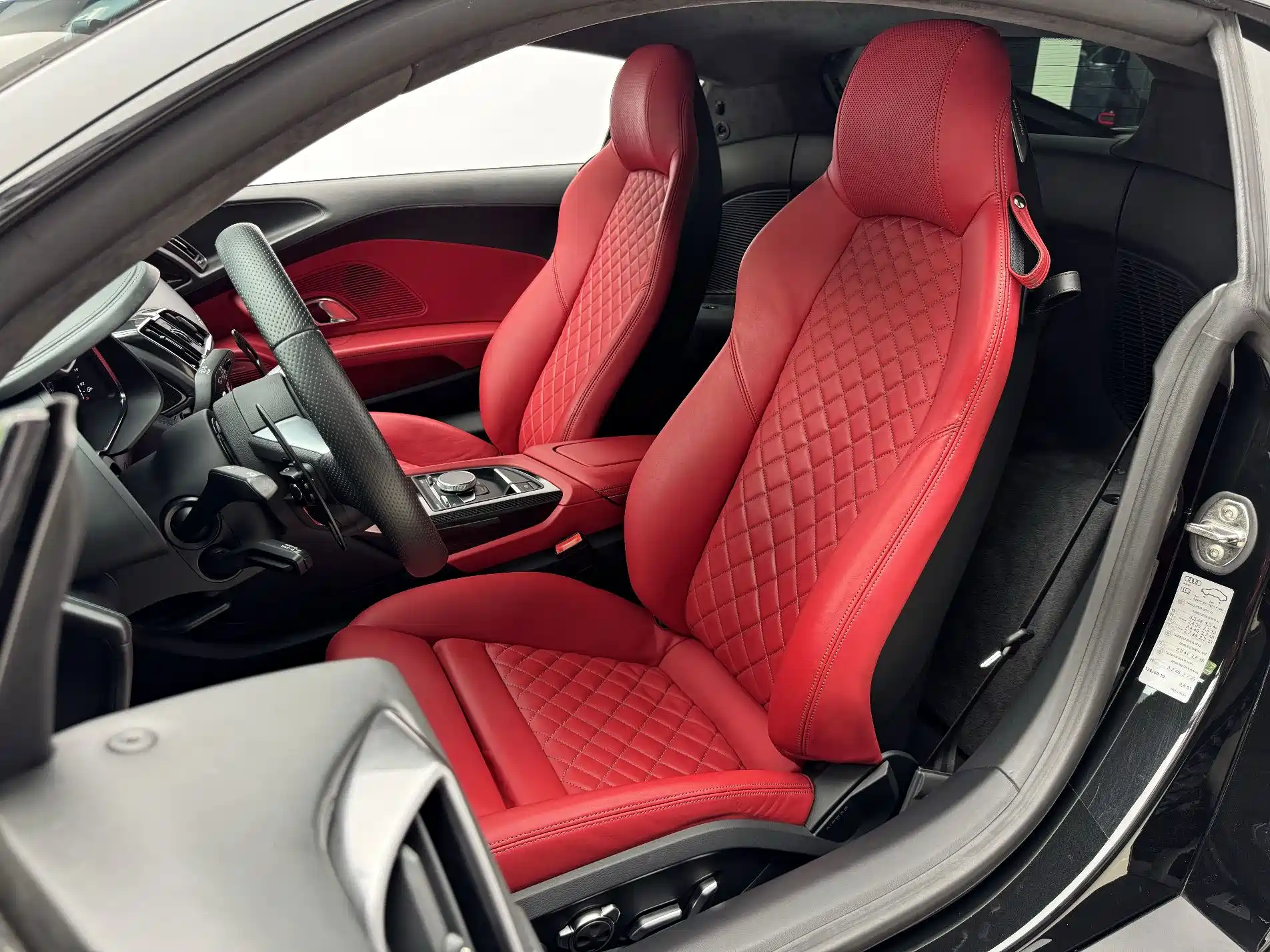 Фото 15 - Audi R8