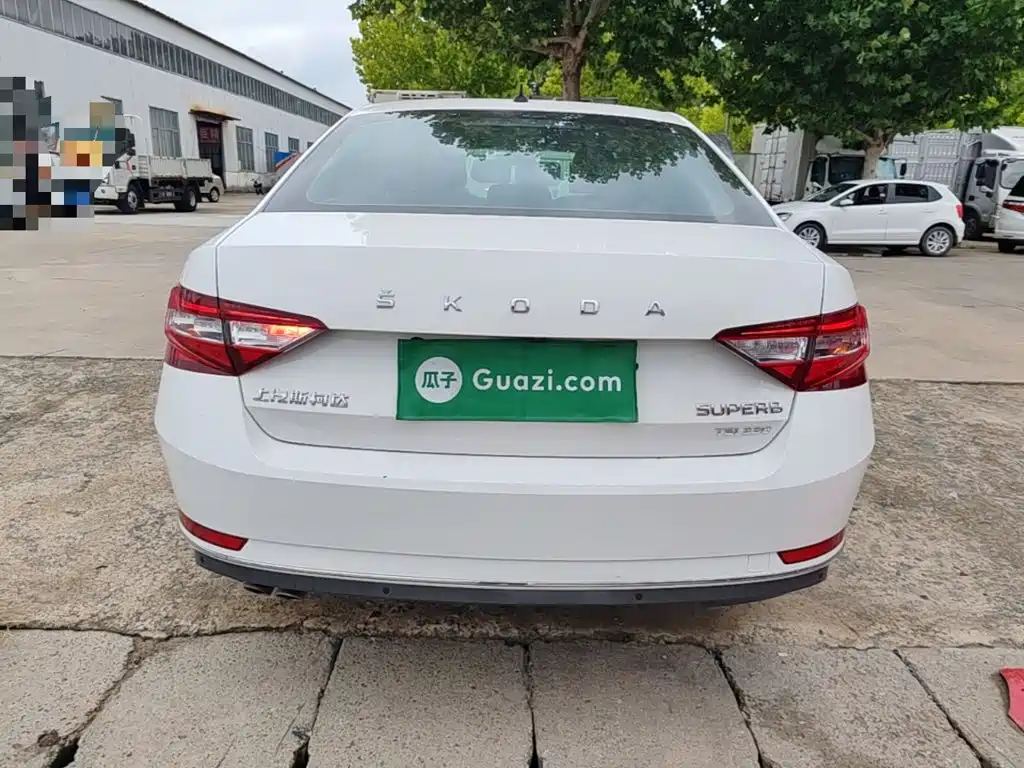 Фото 6 - Škoda Superb