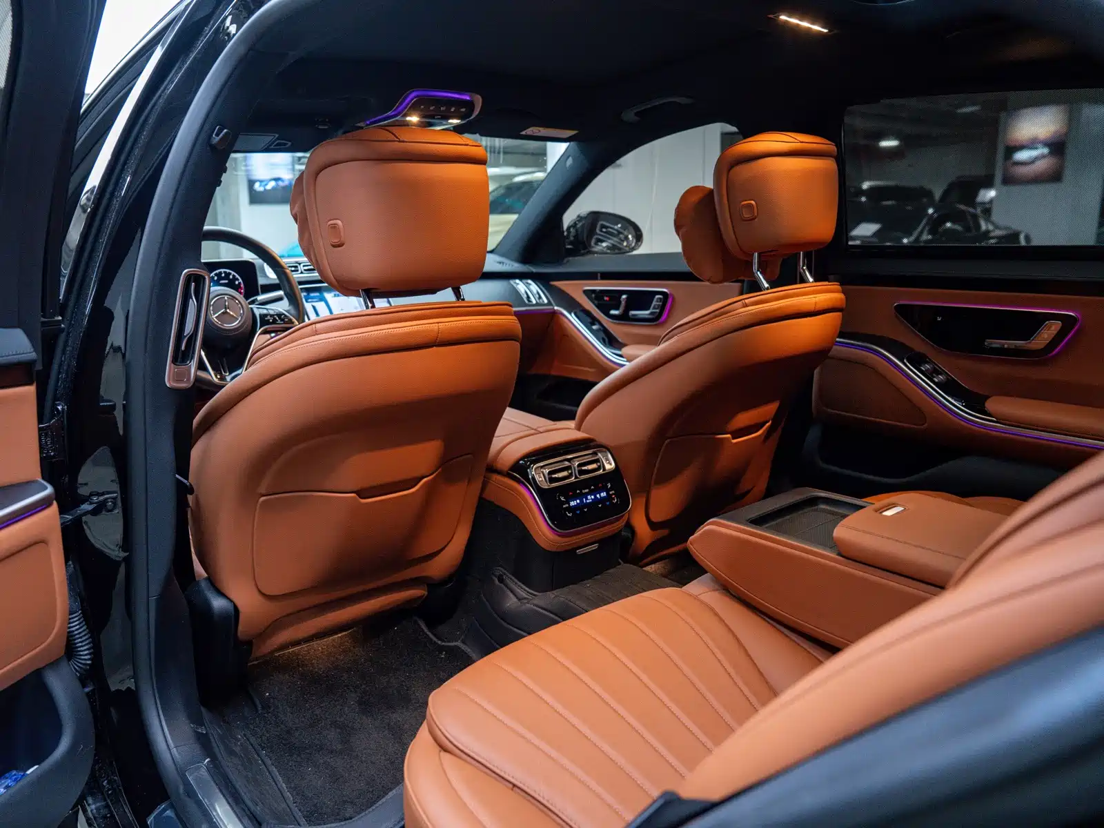 Photo 22 - Mercedes-Benz S-Class