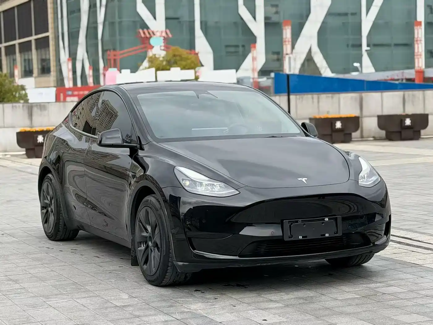 TESLA MODEL Y
