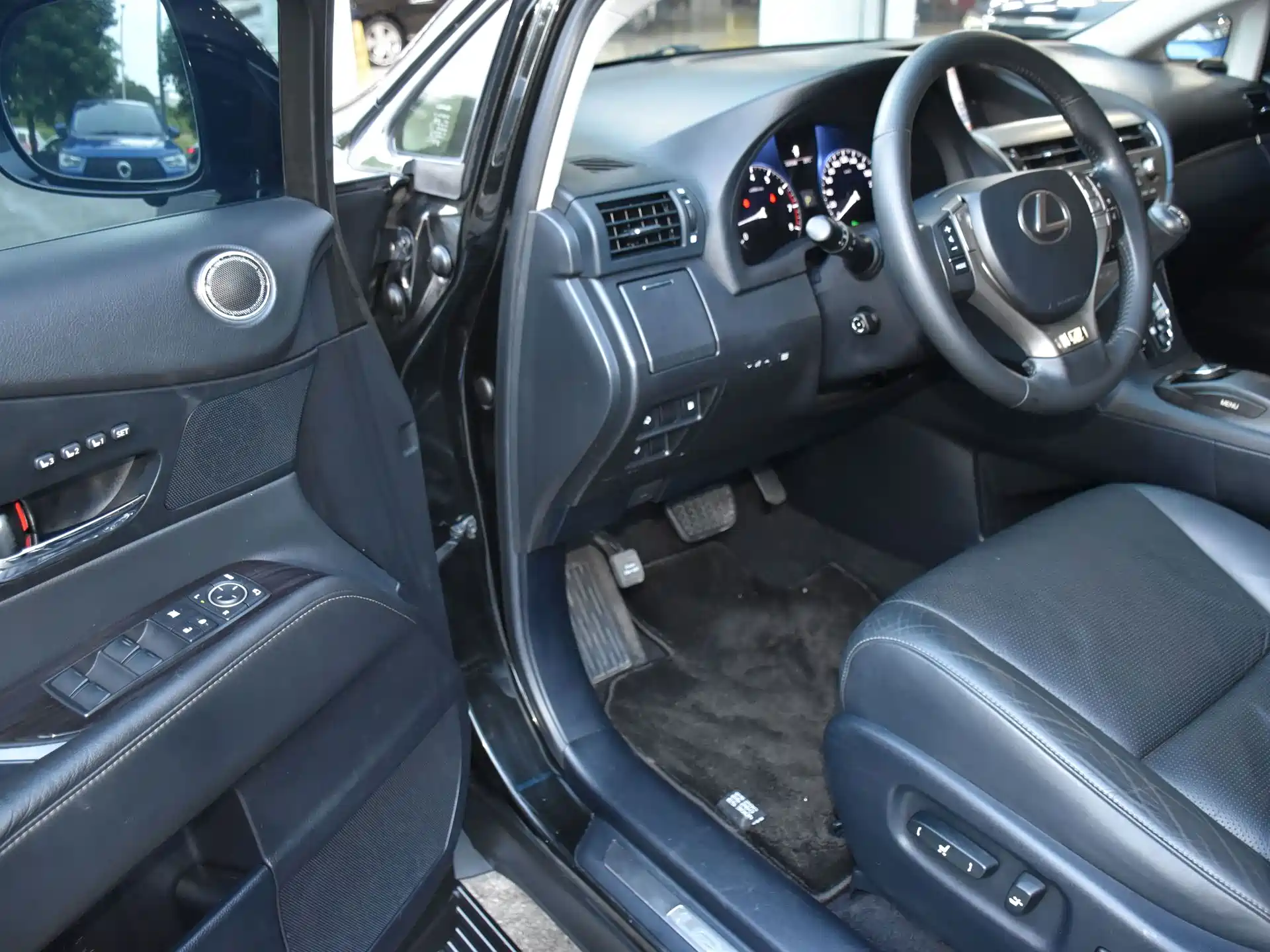 صورة 11 - Lexus RX Classic