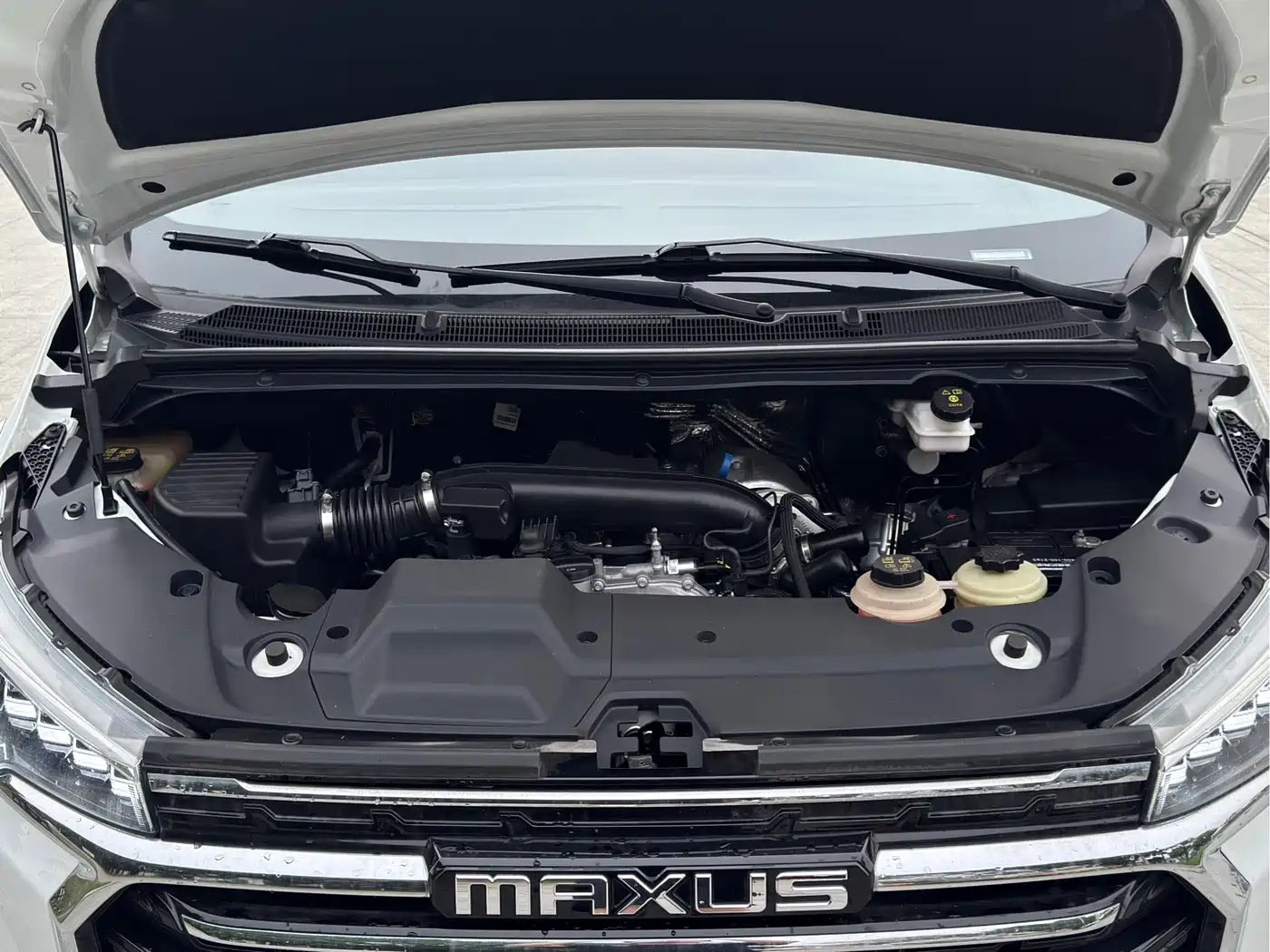 SAIC Maxus Maxus G20 2023 ES 2.0T Gasoline Automatic Value Touring Edition фото 17