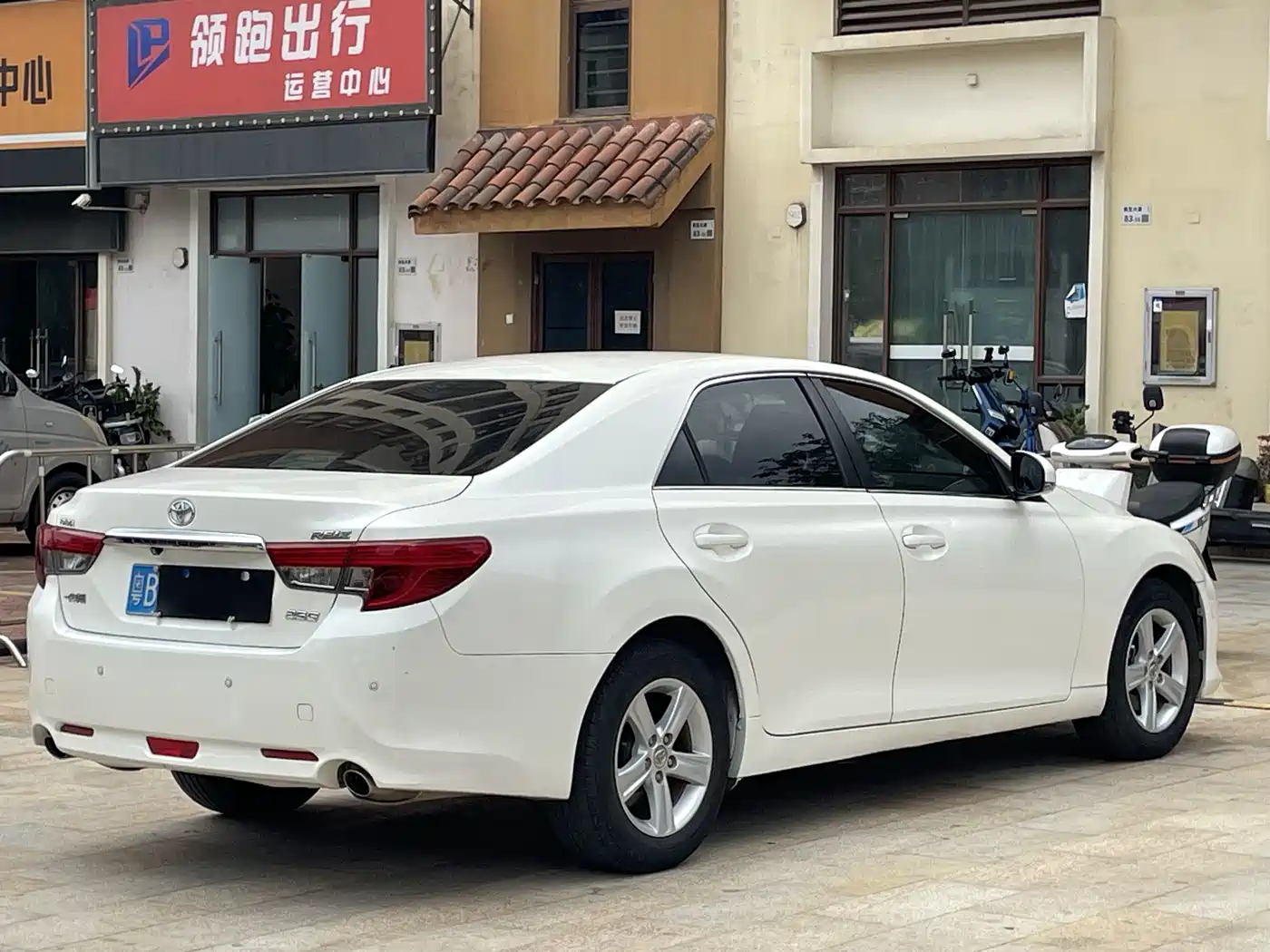 Toyota Reiz 2013 2.5S Elite Edition фото 7