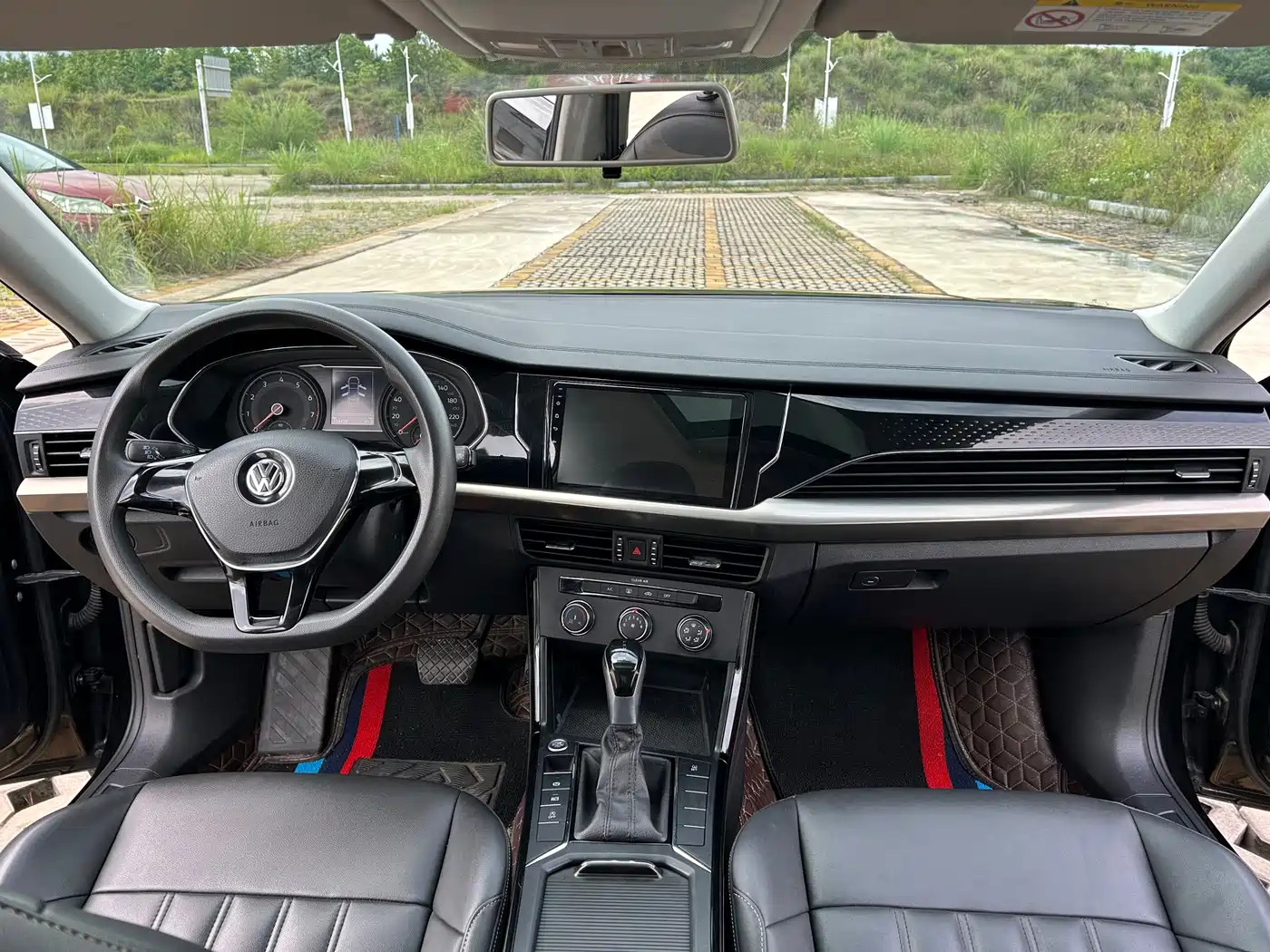 Photo 11 - Volkswagen Passat