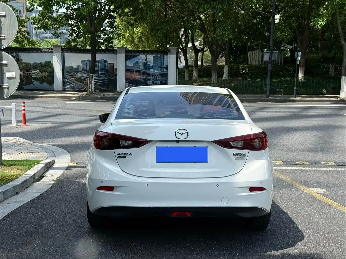Mazda Mazda 3 2014 2014 Sedan 1.5L Automatic Luxury