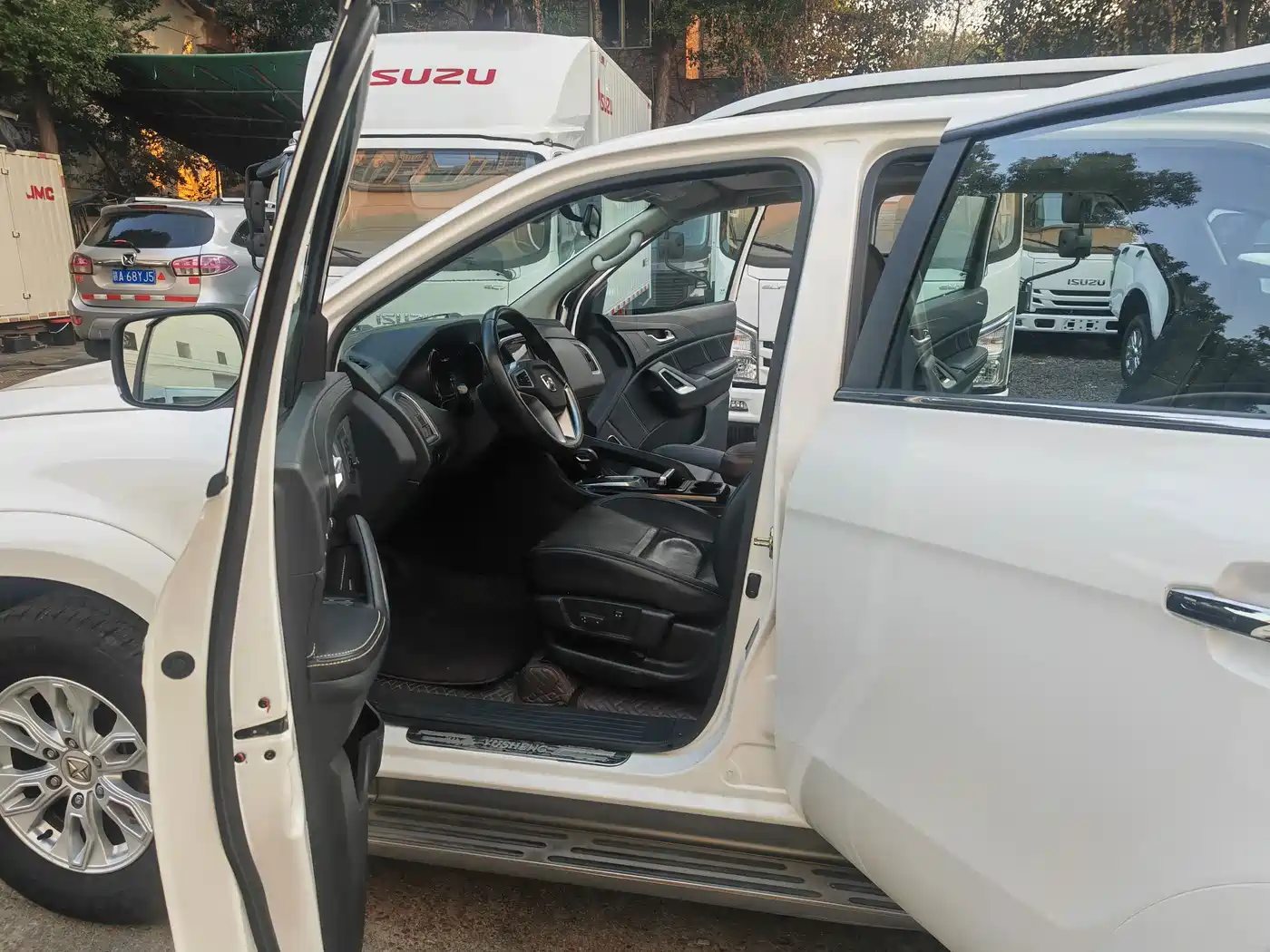 Jiangling Yusheng S350 2017 2016 2.4T Automatic 2WD Diesel Luxury Sunroof 5-seater