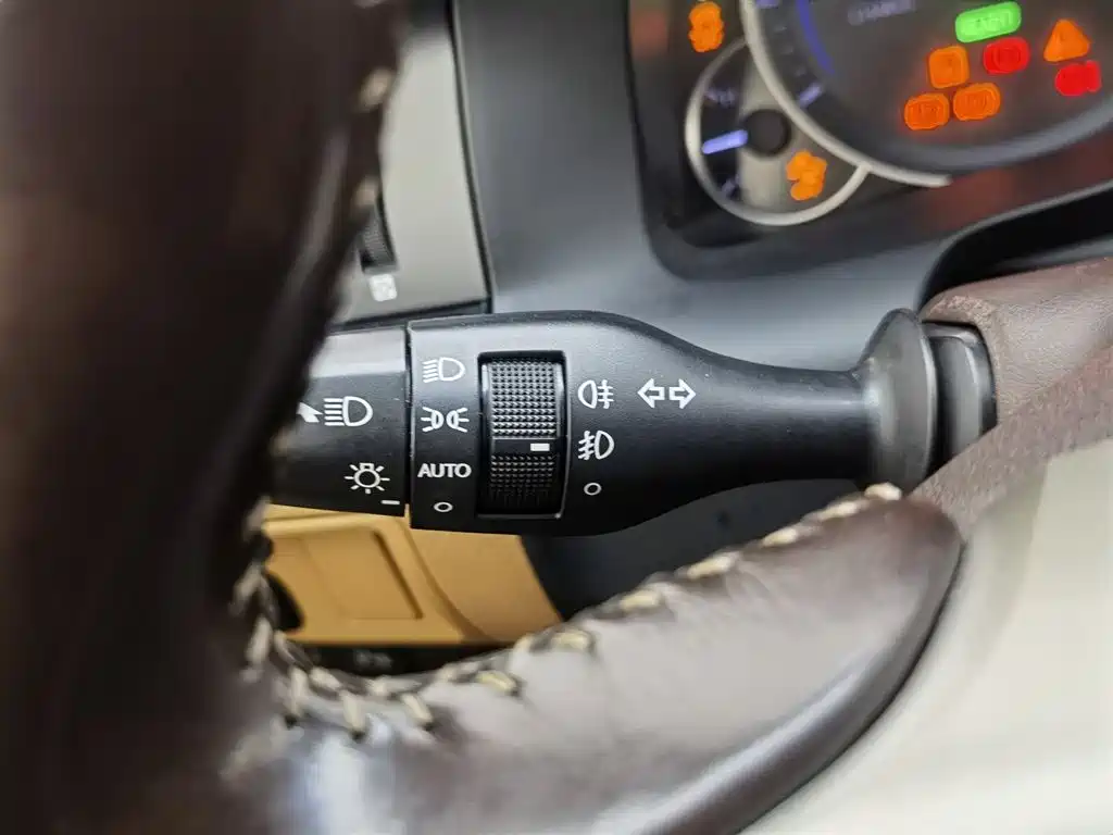 Lexus ES 2015 300h Comfort Edition фото 21