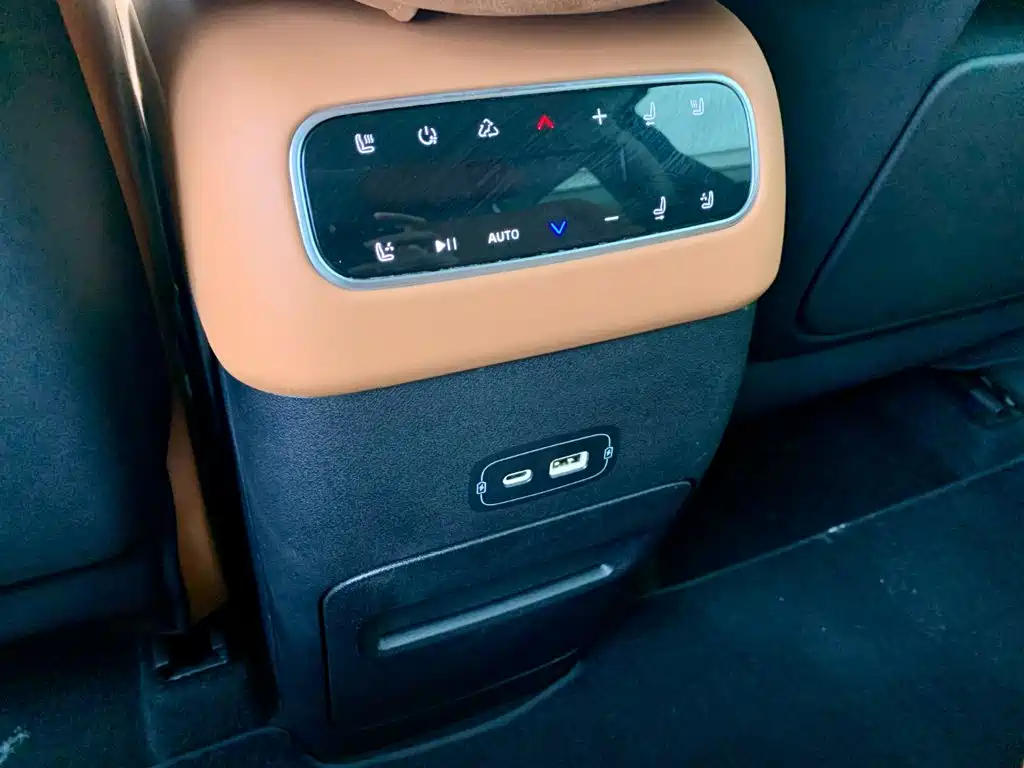 Leapmotor C16 2025 2026 Model Year EREV 280 LiDAR Premium Edition 6-Seater