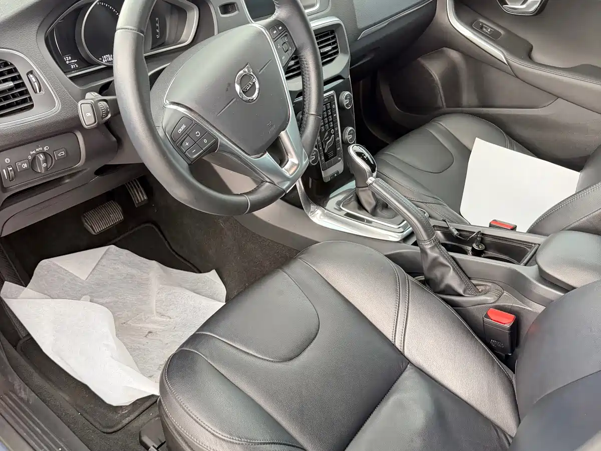 Volvo V40 2017 2018 T3 Inscription Edition