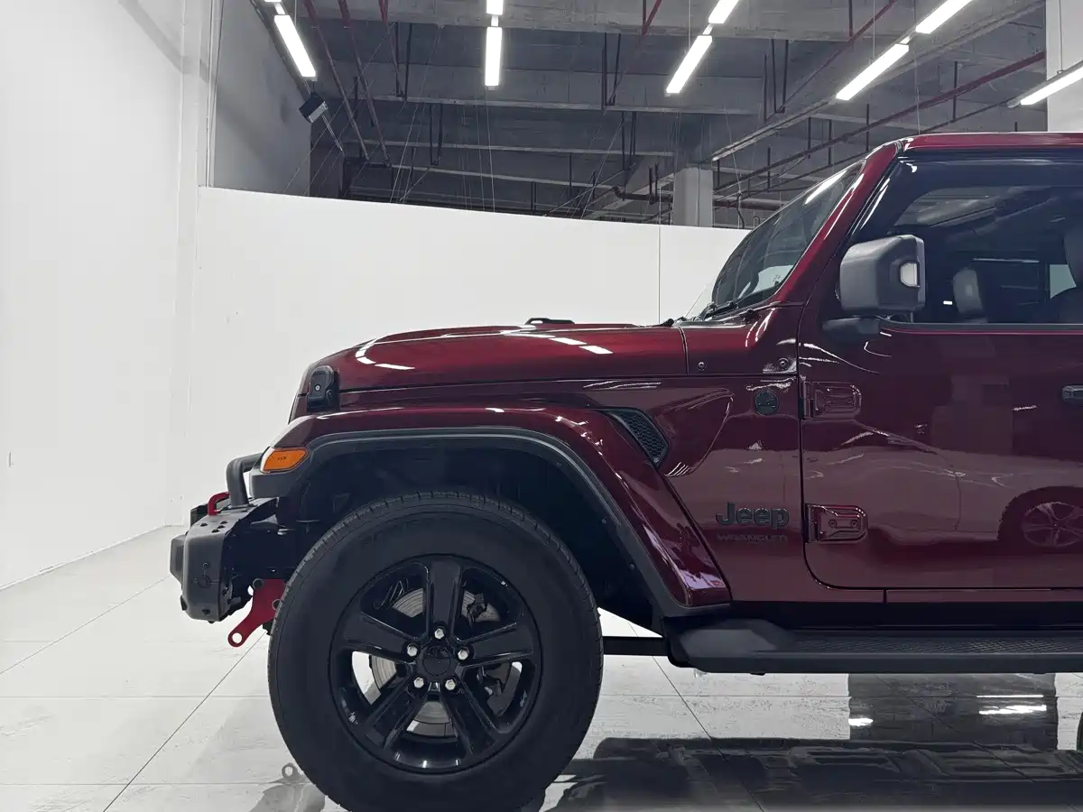 Фото 12 - Jeep Wrangler