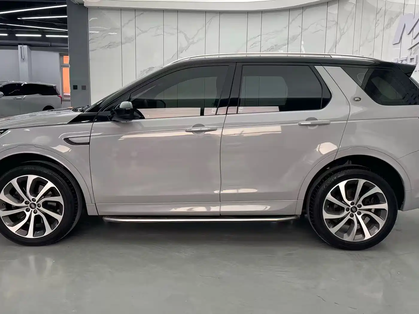 Land Rover Discovery Sport 2020 249PS R-Dynamic Performance фото 8