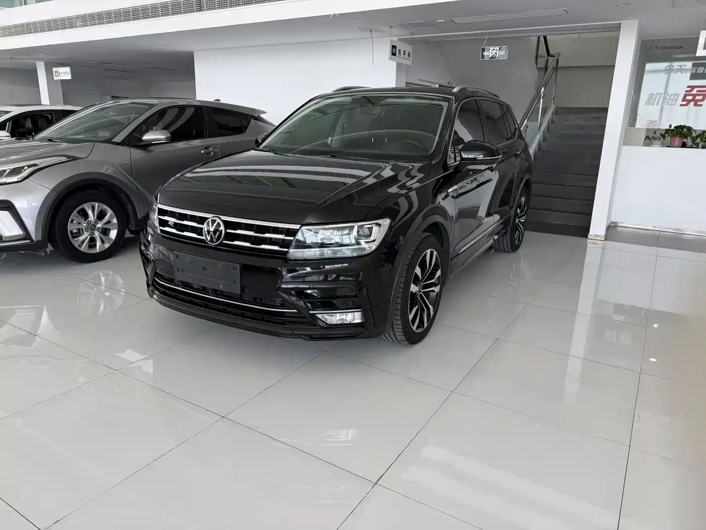 Volkswagen Tiguan L 2021 330TSI Automatic 2WD R-Line Premium