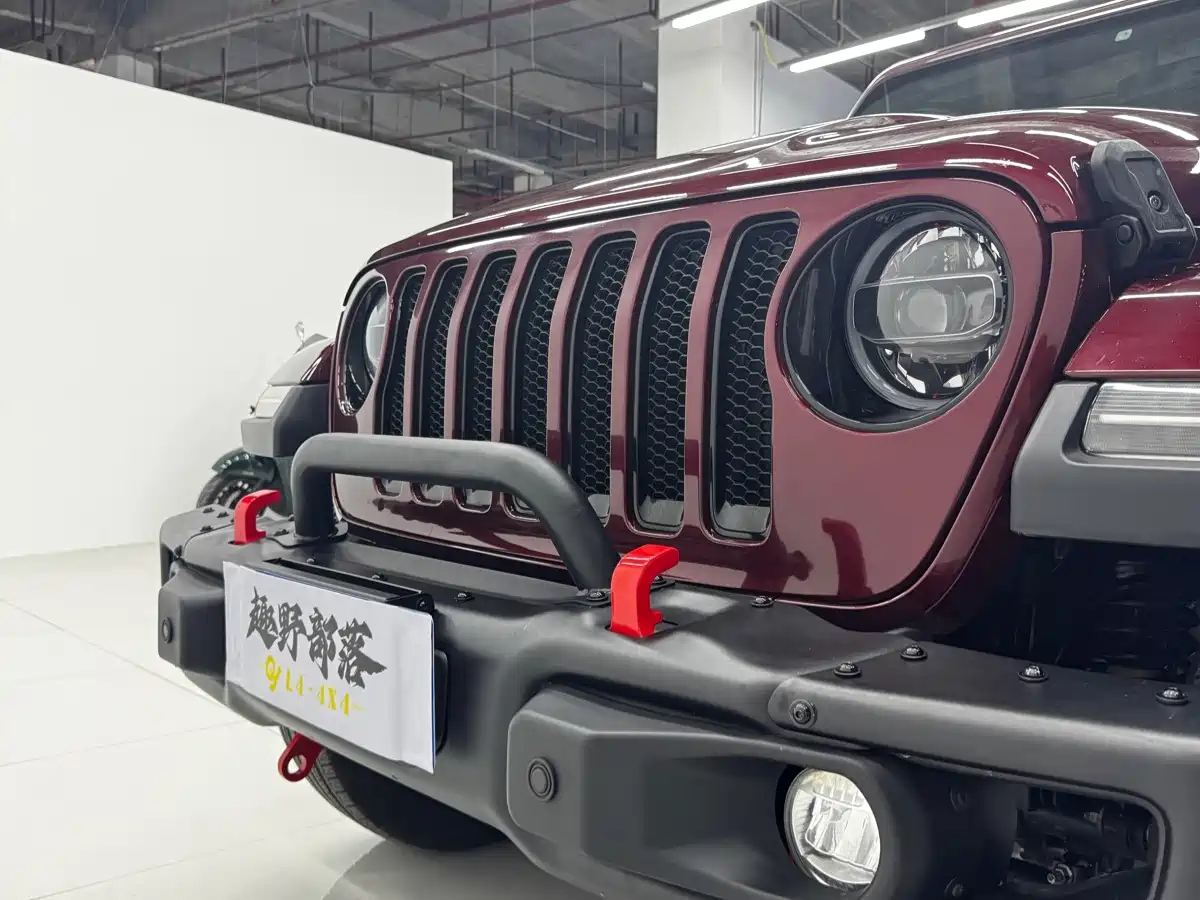 Фото 13 - Jeep Wrangler
