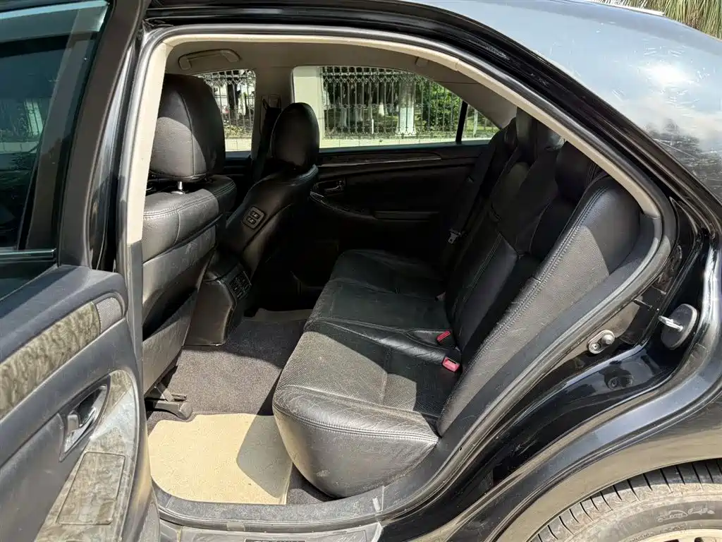 Toyota Crown 2007 2.5L Royal Leather Edition фото 6