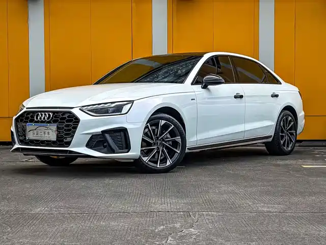 Audi A4L 40 TFSI, Люкс Драйв