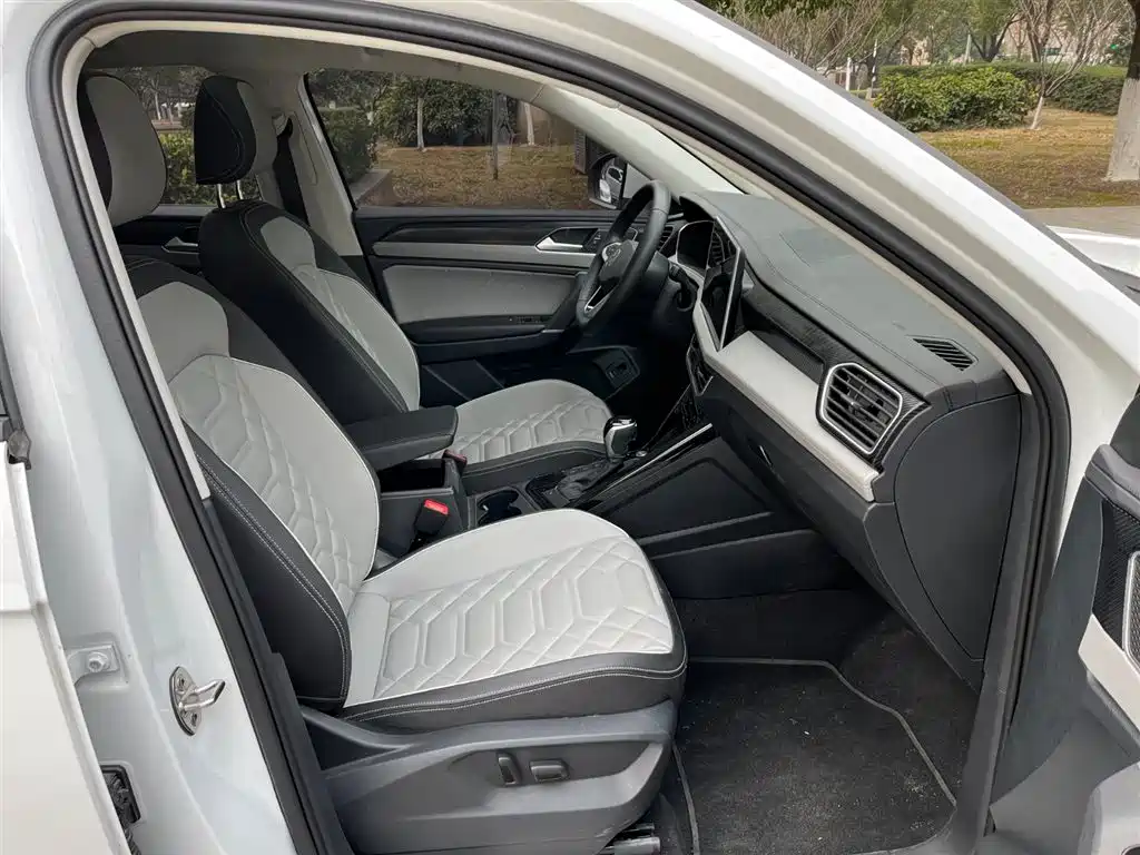 Volkswagen Tayron 2024 300TSI 2WD Luxury Plus Advanced фото 16