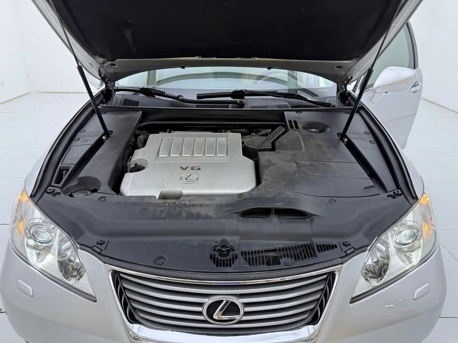 Фото 34 - Lexus ES