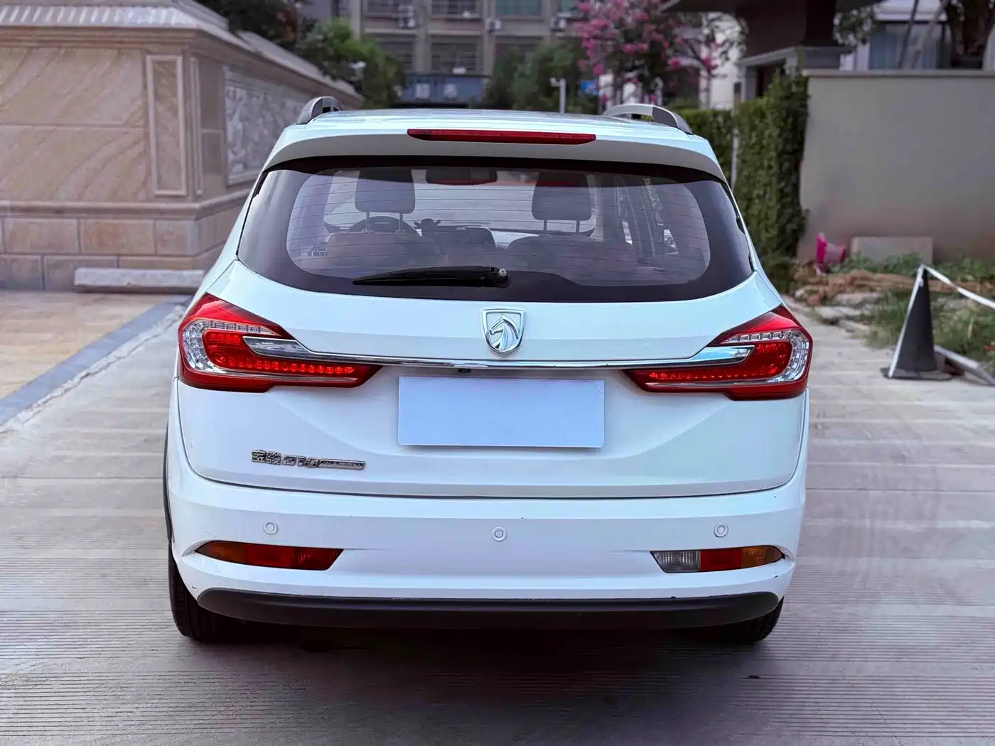 Baojun 310W 2017 2017 1.5L Manual Luxury China V