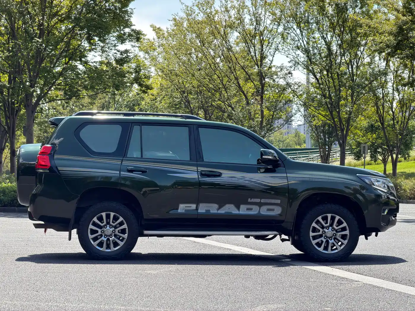 Toyota Prado 2019 2019 3.5L Automatic TX-L Zunxiang Edition with Rear-mounted Spare Tire