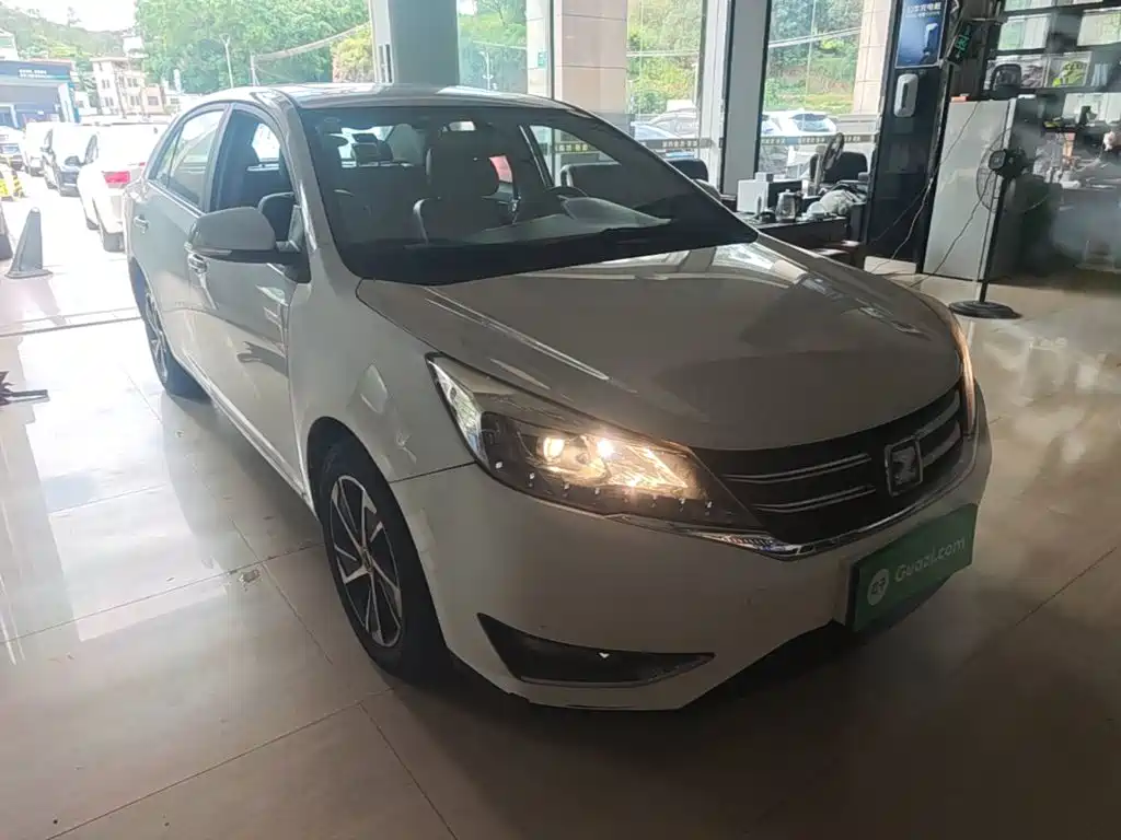 Фото 4 - Zotye Z360