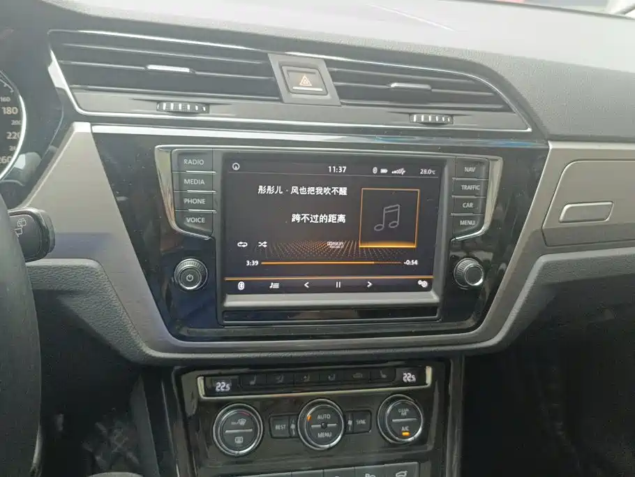 Volkswagen Touran 2018 2018 Touran L 280TSI DSG Luxury Edition 6-seater