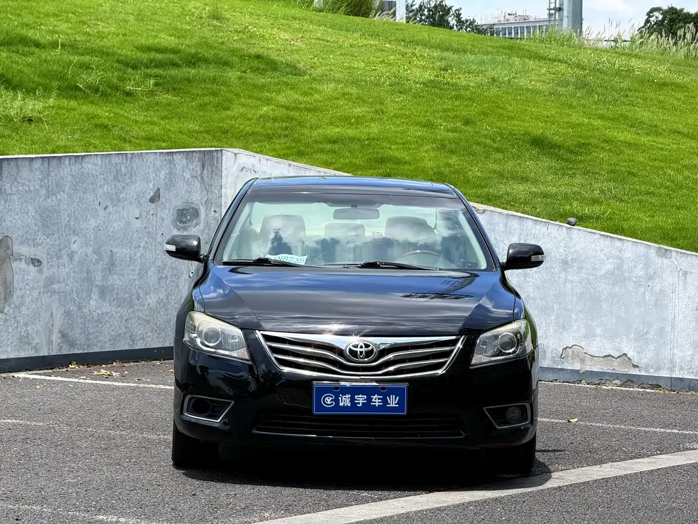 Photo 2 - Toyota Camry