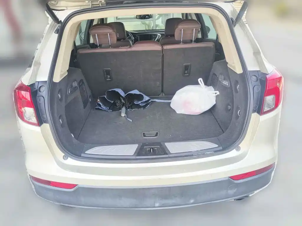 Photo 5 - Buick Envision Plus