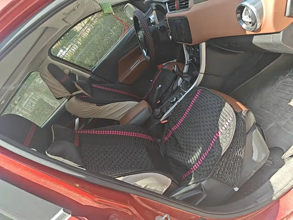Фото 25 - BAIC Huansu S3