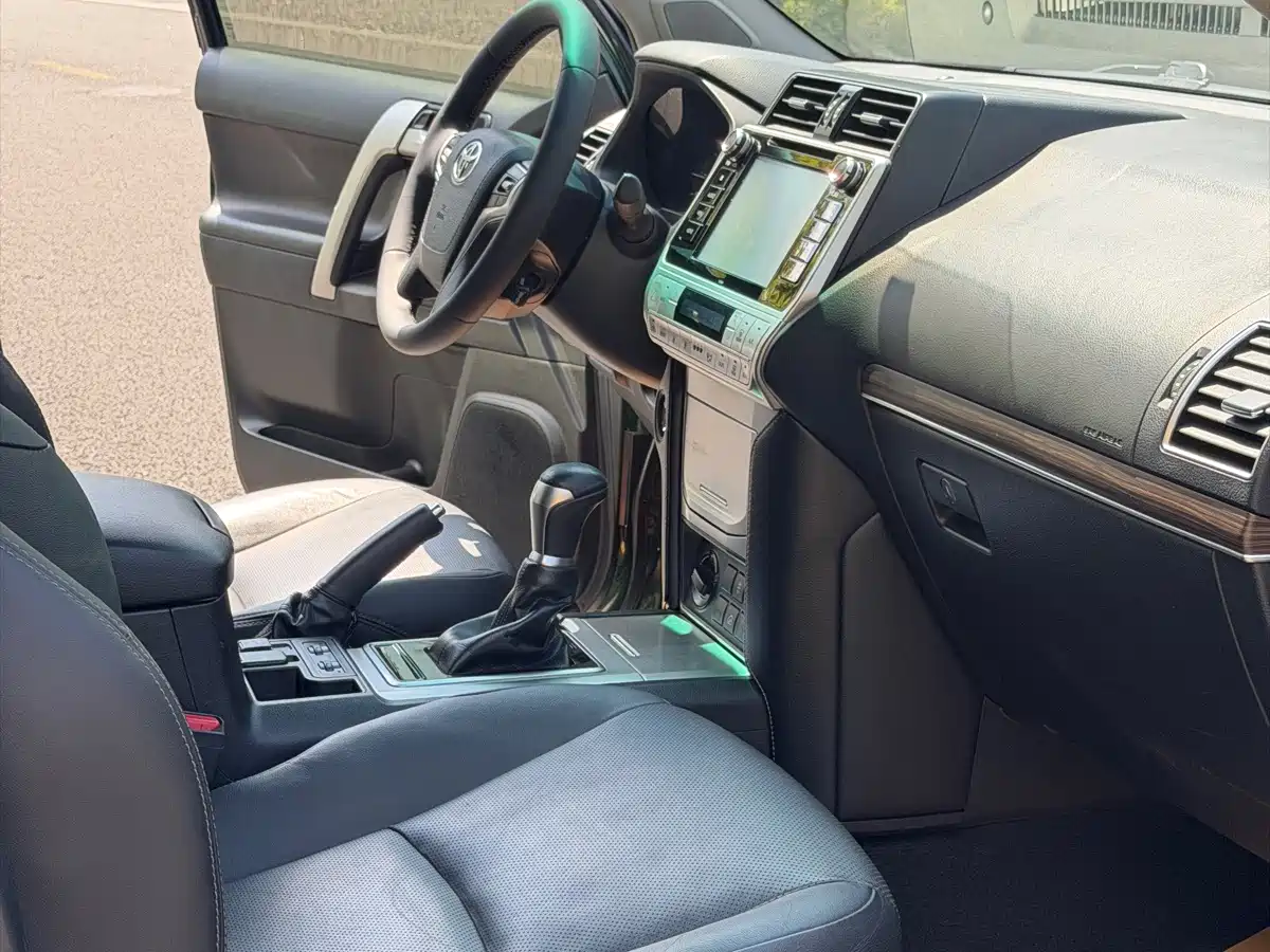 Toyota Prado 2019 2019 3.5L Automatic TX-L Zunxiang Edition with Rear-mounted Spare Tire