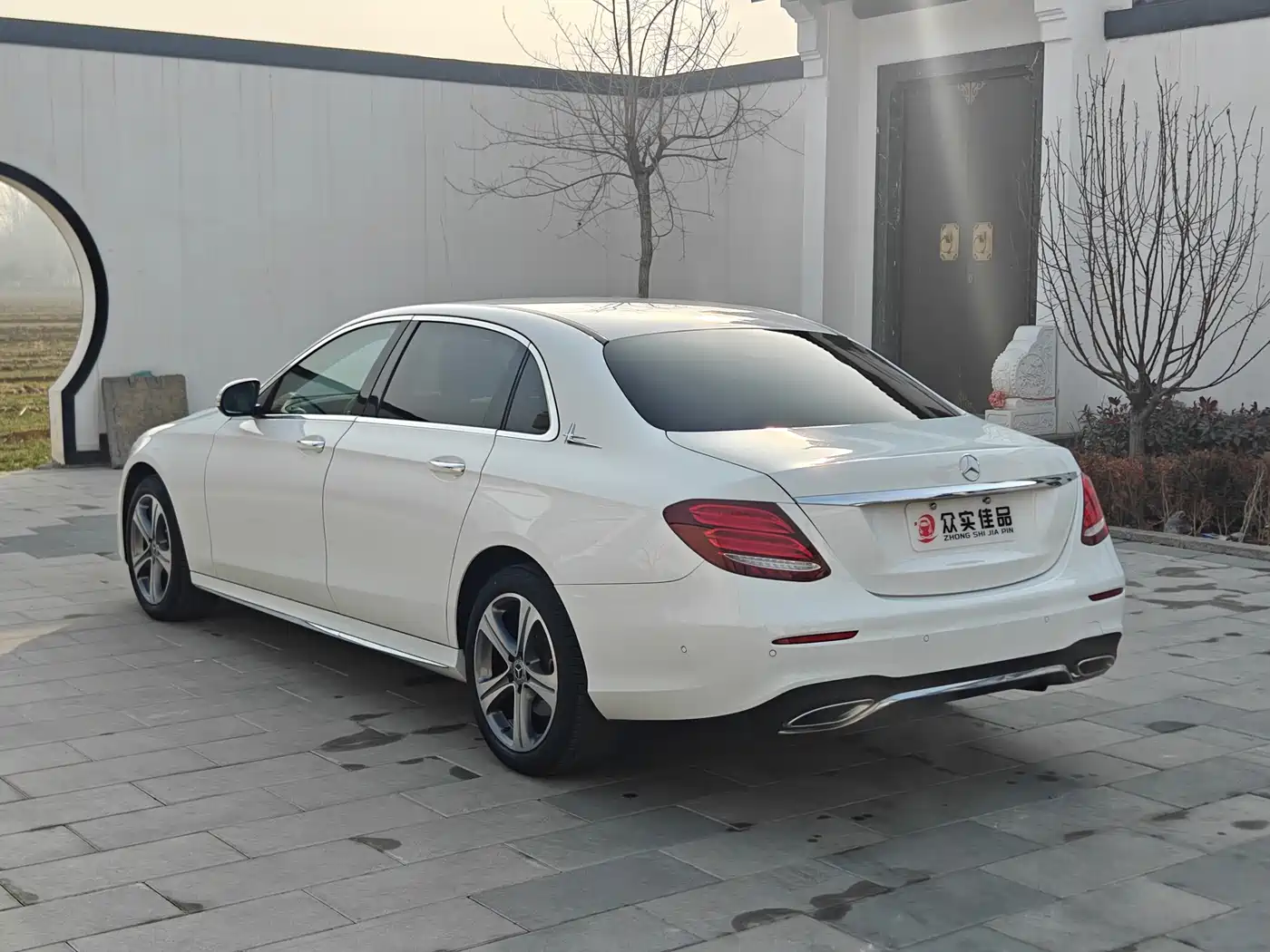Mercedes-Benz E-Class 2016 E 200 L Sport Type фото 9