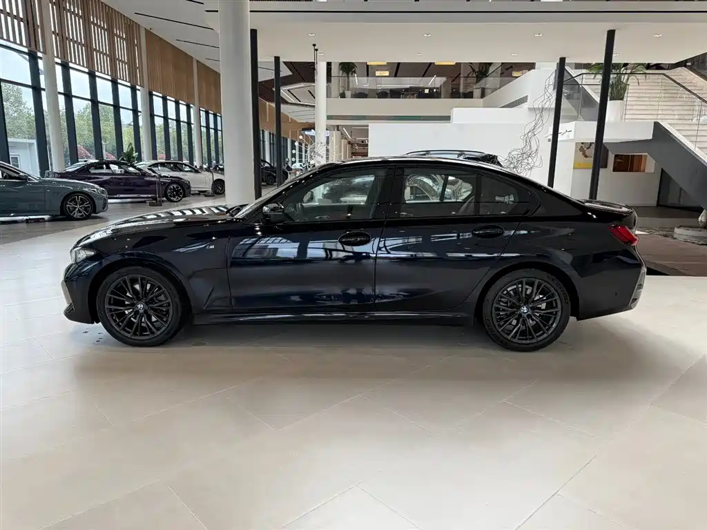 BMW 3 Series 2024 325i M Sport Shadowline Package фото 10