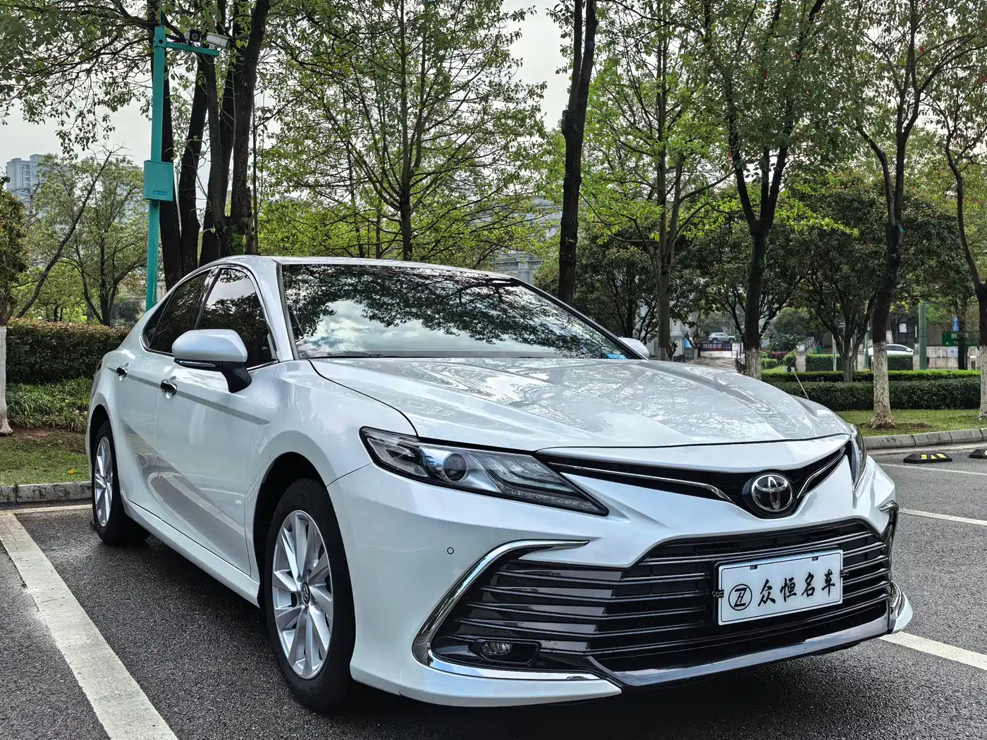 Toyota Camry 2021 2.0G Luxury Edition фото 3
