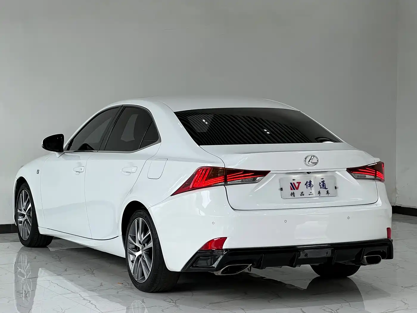 Lexus IS 2017 300 F SPORT фото 25